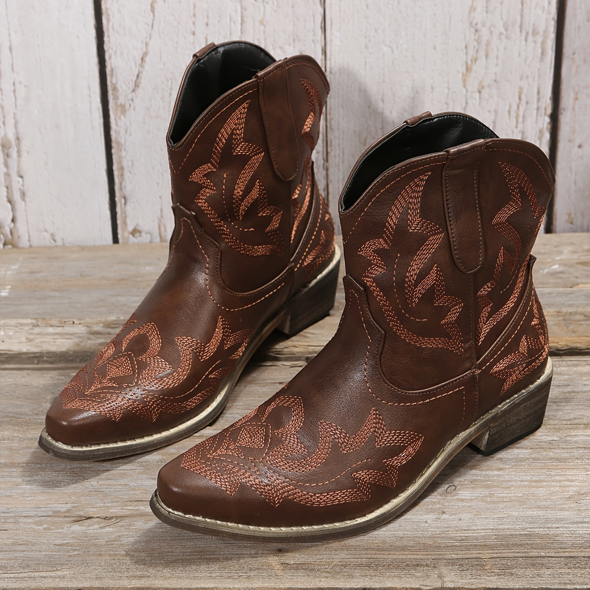 Gazelle™ - Women&#39;s V-cut Western Boots